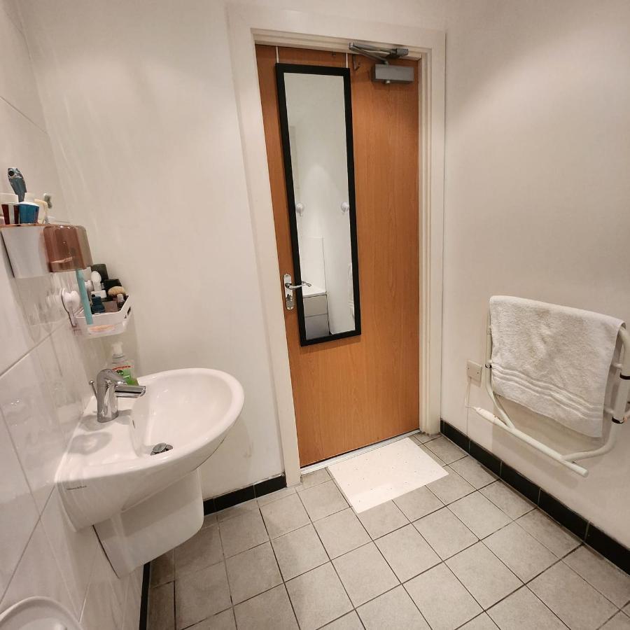 Shared Apartment - Walking From Leeds City Center Экстерьер фото